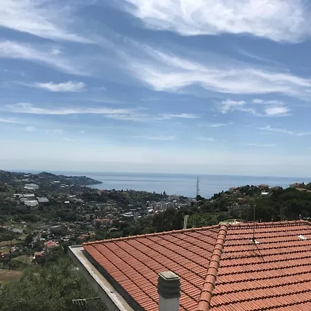 Apartment In Collina Con Vista Mare
